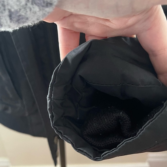 Vintage Roots Canada Down Black Bomber Jacket Size Large - Picture 8 of 13